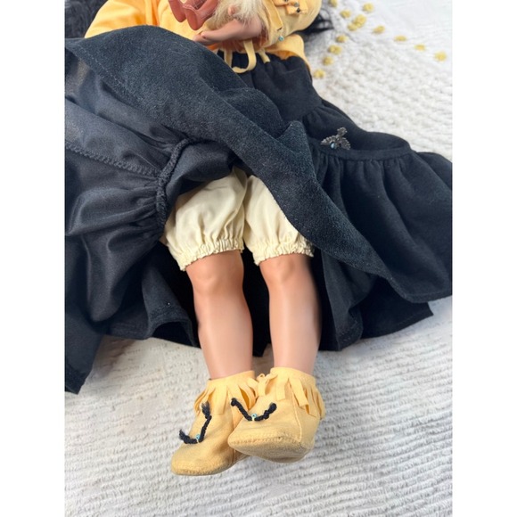 Native American Porcelain Doll with Baby & Accessories Collectible Decor - Picture 8 of 12